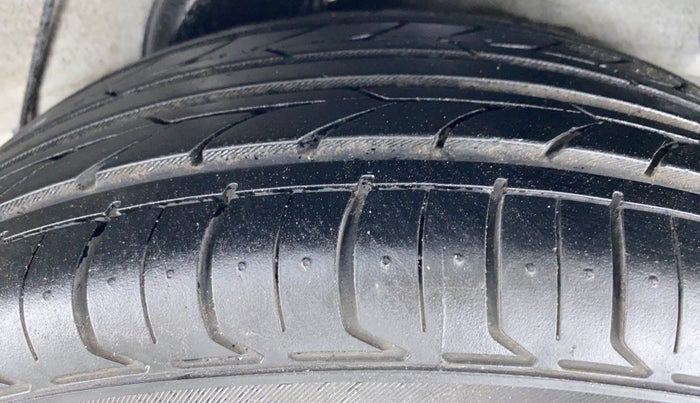 2014 Hyundai Verna FLUIDIC 1.4 EX CRDI, Diesel, Manual, 57,555 km, Left Rear Tyre Tread