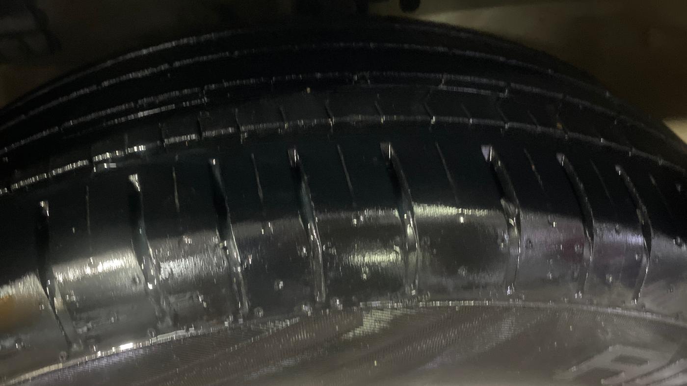 2016 Maruti Swift Dzire ZXI, Petrol, Manual, 28,191 km, Left Front Tyre Tread