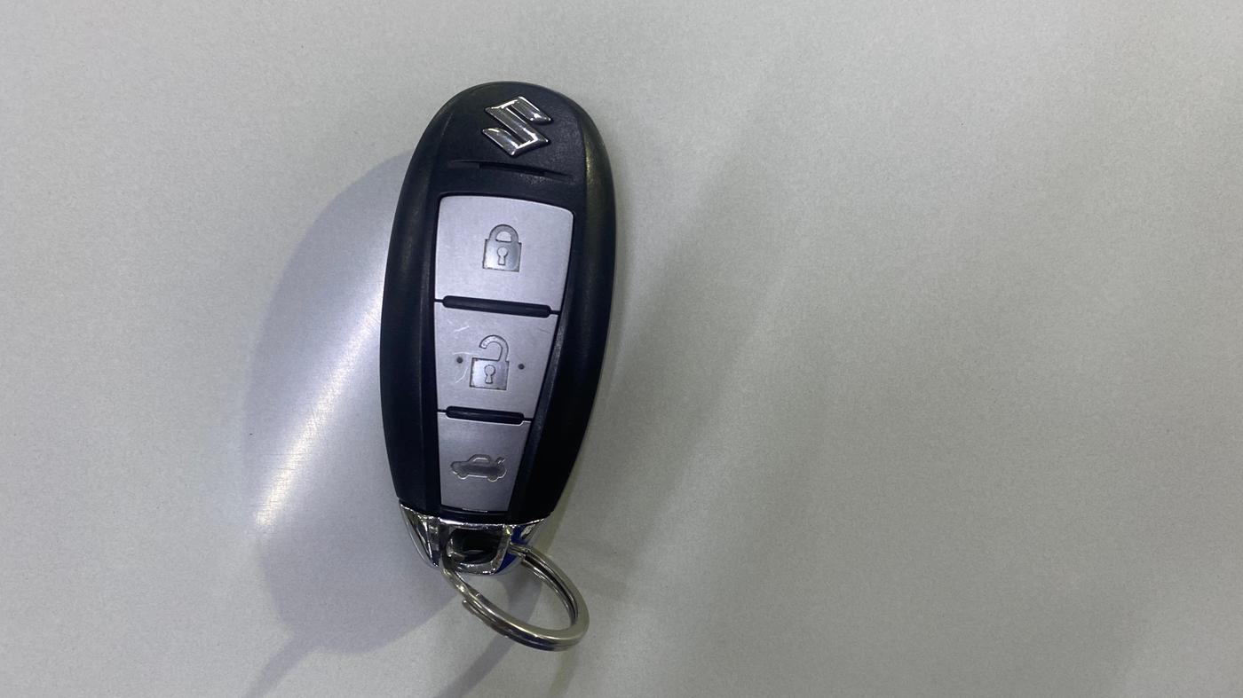2016 Maruti Swift Dzire ZXI, Petrol, Manual, 28,191 km, Key Close Up