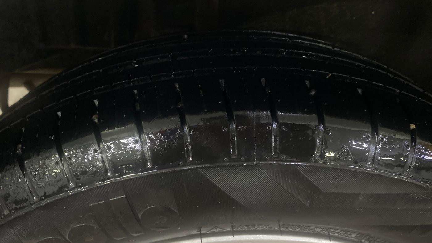 2016 Maruti Swift Dzire ZXI, Petrol, Manual, 28,191 km, Right Rear Tyre Tread