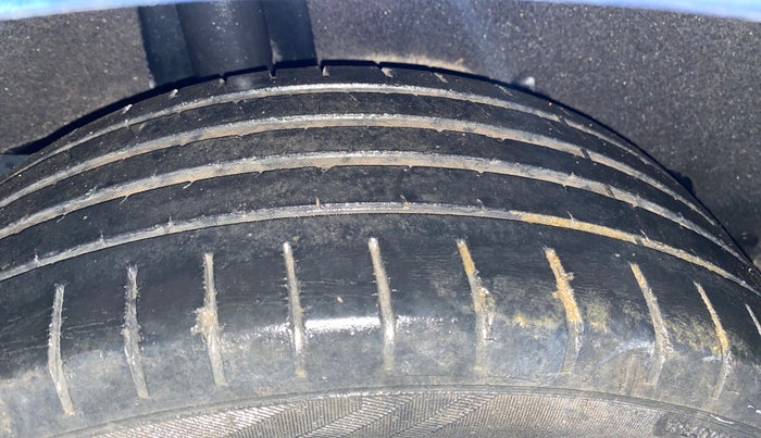 2017 Maruti Baleno ALPHA PETROL 1.2, Petrol, Manual, 68,698 km, Right Rear Tyre Tread