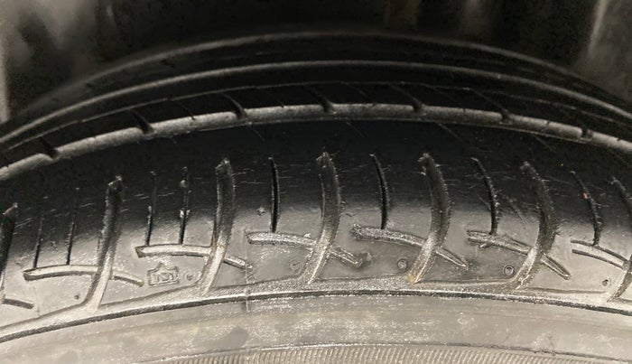 2017 Maruti Ciaz DELTA 1.4 AT PETROL, Petrol, Automatic, 45,176 km, Left Rear Tyre Tread