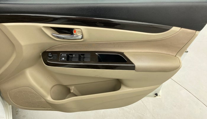 2017 Maruti Ciaz DELTA 1.4 AT PETROL, Petrol, Automatic, 45,176 km, Driver Side Door Panels Control
