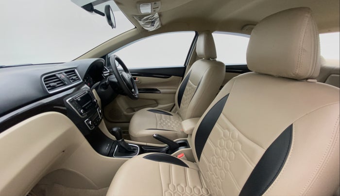 2017 Maruti Ciaz DELTA 1.4 AT PETROL, Petrol, Automatic, 45,176 km, Right Side Front Door Cabin