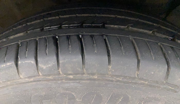 2018 Hyundai Creta SX PLUS AT 1.6 PETROL, Petrol, Automatic, 79,665 km, Right Front Tyre Tread