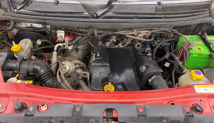 2018 Mahindra TUV300 T6 PLUS, Diesel, Manual, 1,19,655 km, Open Bonet