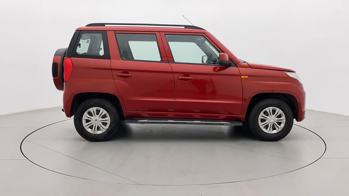 2018 Mahindra TUV300 T6 PLUS, Diesel, Manual, 1,19,655 km, Right Side View