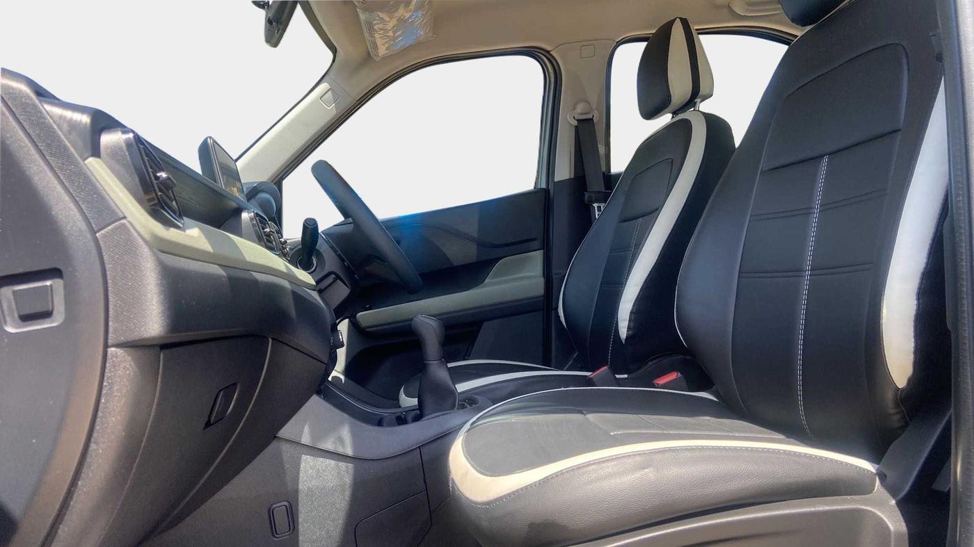 2023 Tata PUNCH ADVENTURE MT, Petrol, Manual, 2,771 km, Right Side Front Door Cabin