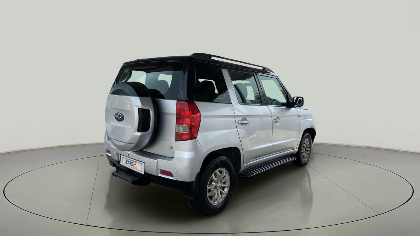2017 Mahindra TUV300 T8 DUAL TONE, Diesel, Manual, 83,328 km, Right Back Diagonal