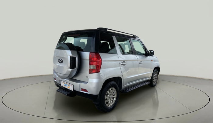 2017 Mahindra TUV300 T8 DUAL TONE, Diesel, Manual, 83,328 km, Right Back Diagonal