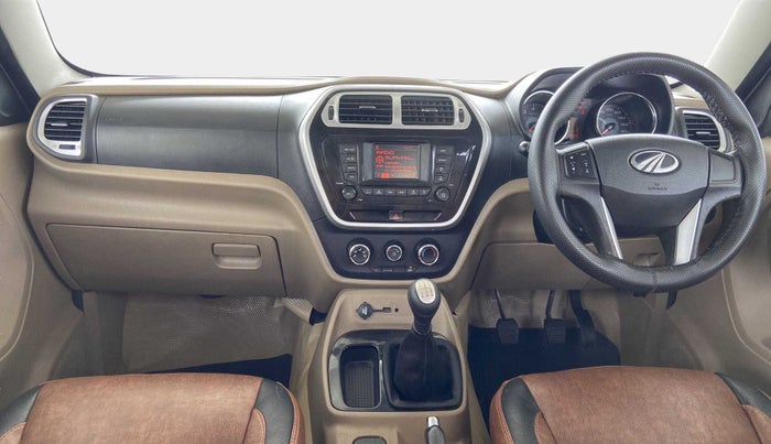 2017 Mahindra TUV300 T8 DUAL TONE, Diesel, Manual, 83,328 km, Dashboard