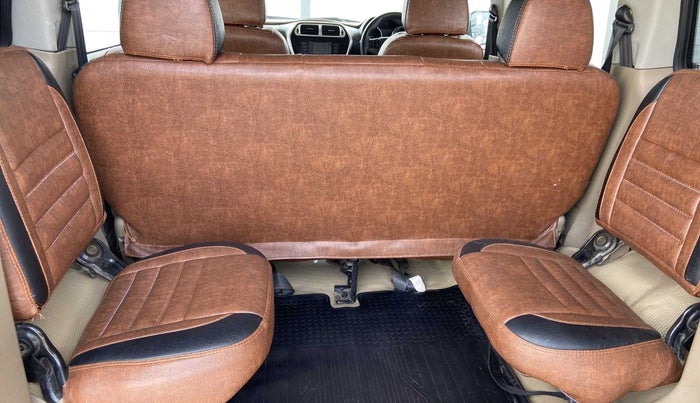 2017 Mahindra TUV300 T8 DUAL TONE, Diesel, Manual, 83,328 km, Third Seat Row ( optional )