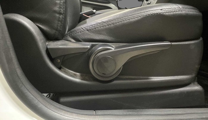2018 Tata Tiago XZ PETROL, Petrol, Manual, 24,941 km, Driver Side Adjustment Panel