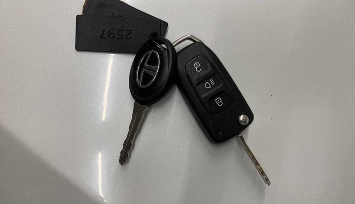 2018 Tata Tiago XZ PETROL, Petrol, Manual, 24,941 km, Key Close Up