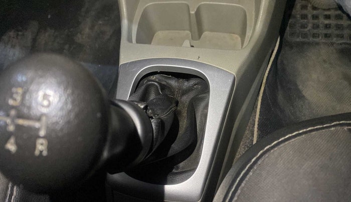 2017 Maruti Alto K10 VXI, Petrol, Manual, 26,415 km, Gear lever - Boot cover slightly torn