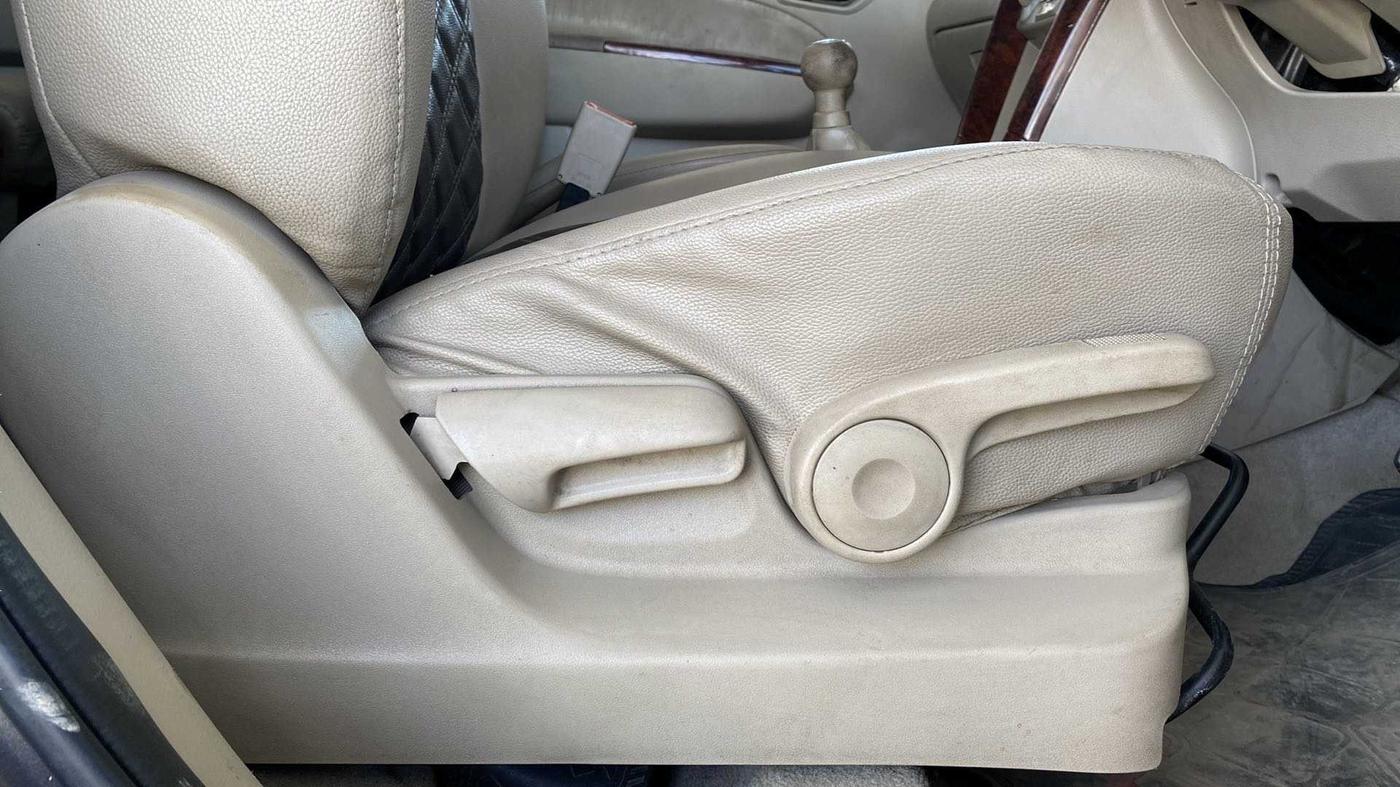 2015 Maruti Ertiga ZXI, Petrol, Manual, 49,651 km, Driver Side Adjustment Panel