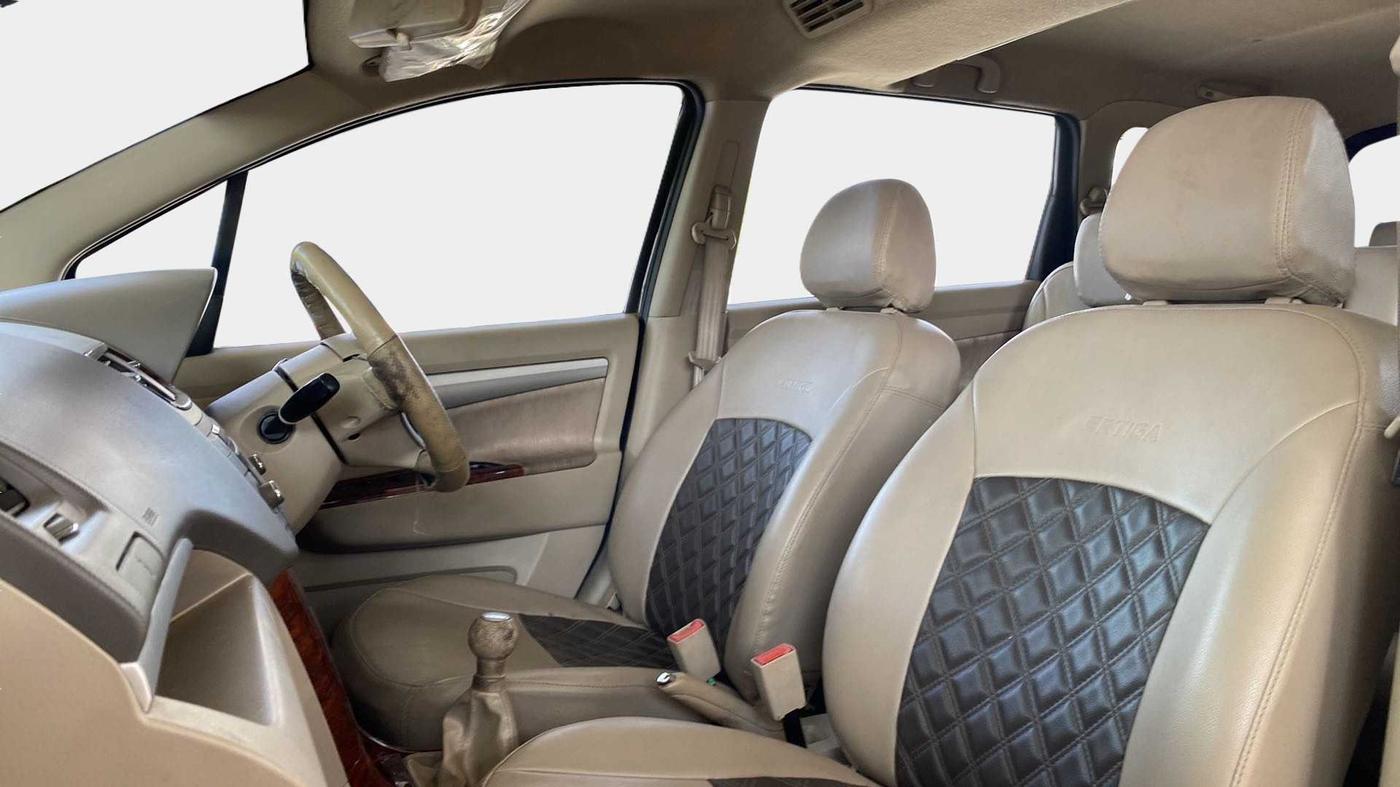 2015 Maruti Ertiga ZXI, Petrol, Manual, 49,651 km, Right Side Front Door Cabin