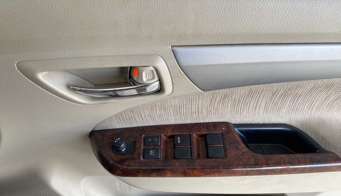 2015 Maruti Ertiga ZXI, Petrol, Manual, 49,651 km, Driver Side Door Panels Control