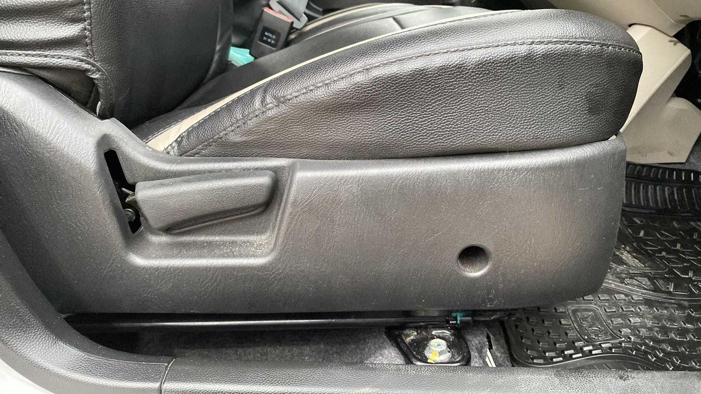 2021 Maruti Alto VXI, Petrol, Manual, 16,282 km, Driver Side Adjustment Panel