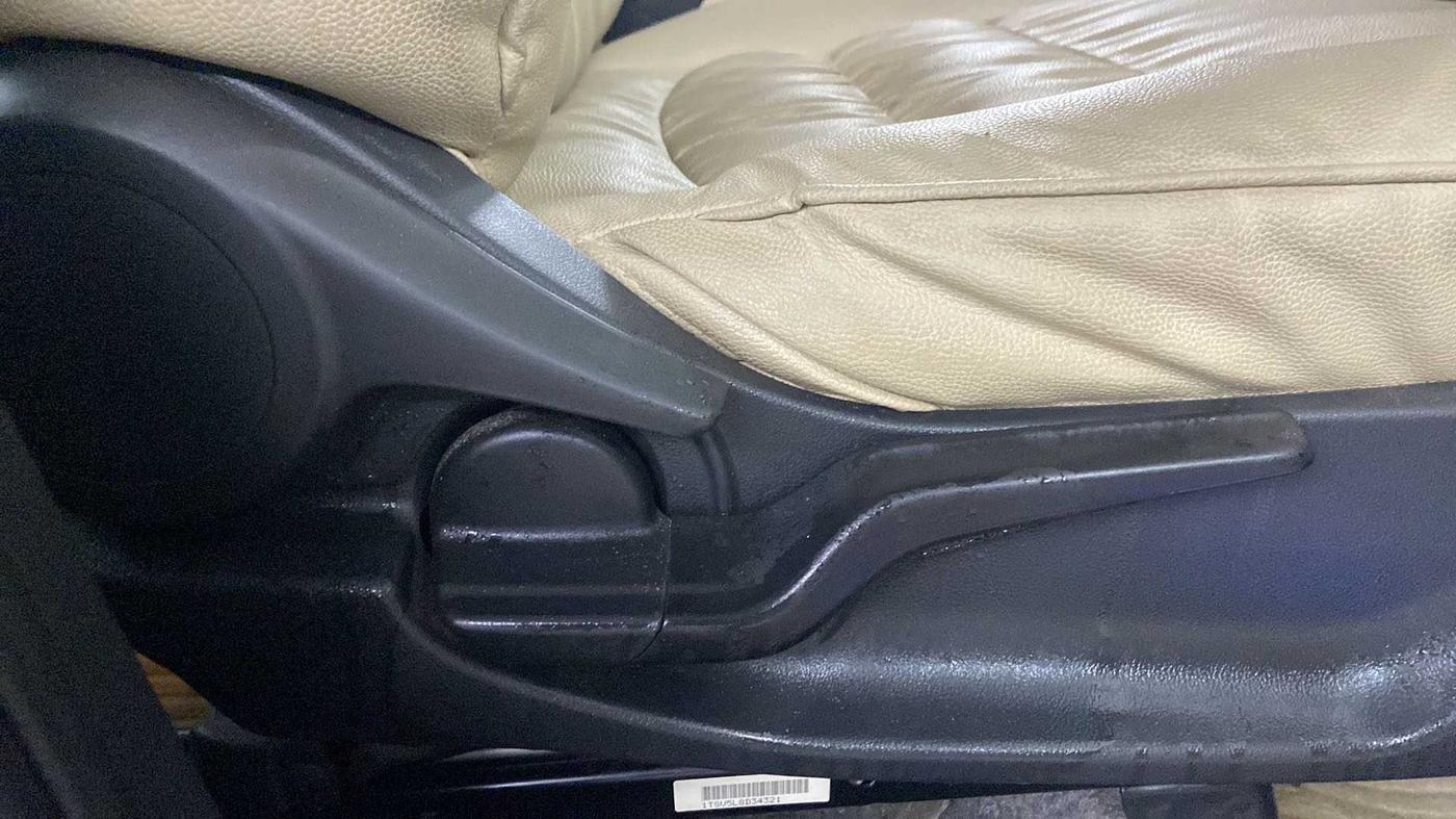 2019 Honda Amaze 1.2L I-VTEC V CVT, Petrol, Automatic, 35,459 km, Driver Side Adjustment Panel