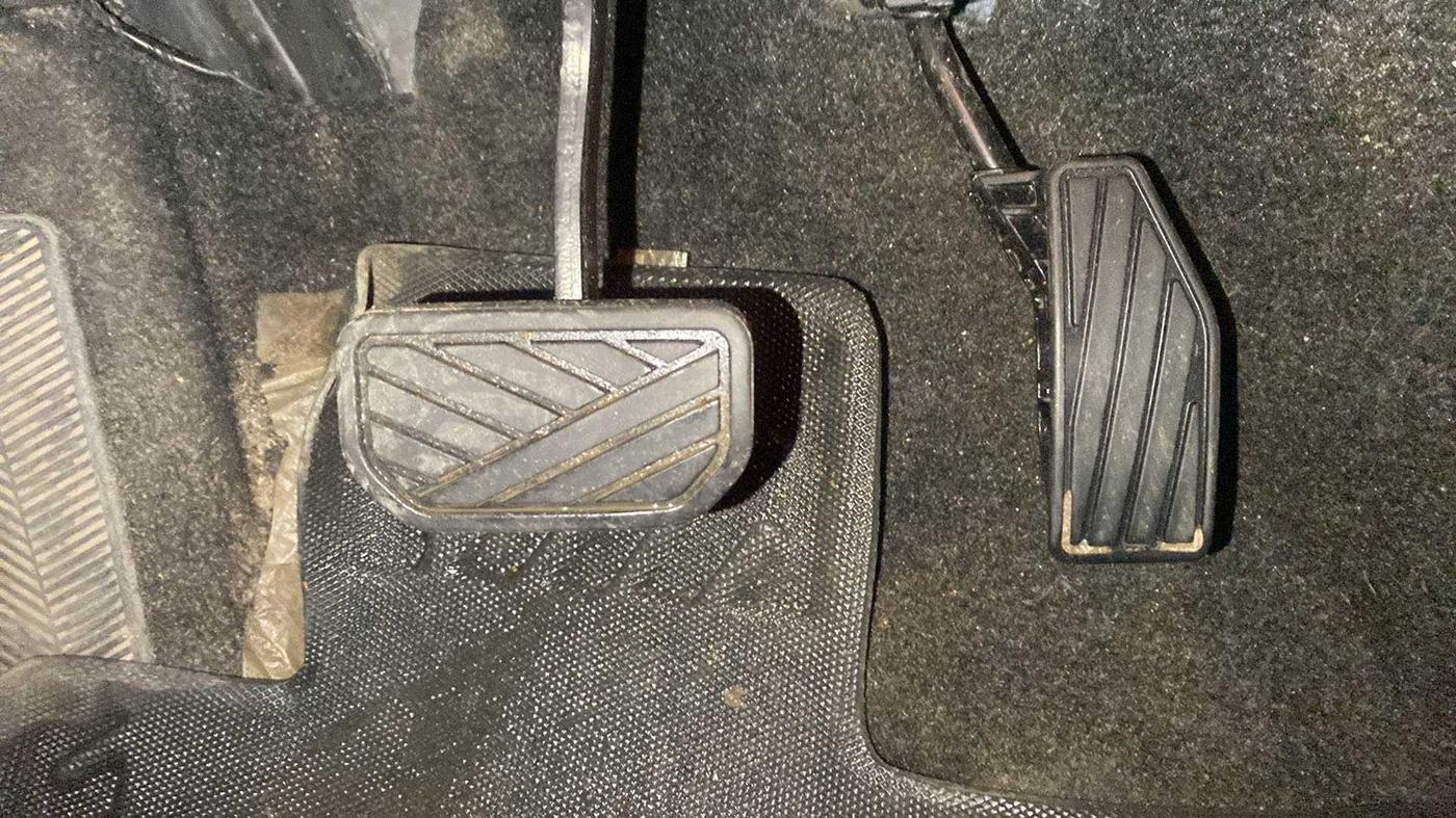 2022 Maruti XL6 ZETA AT, Petrol, Automatic, 31,927 km, Pedals