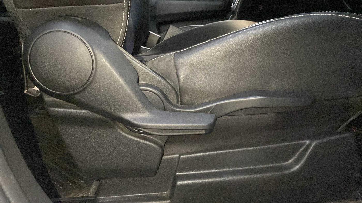 2022 Maruti XL6 ZETA AT, Petrol, Automatic, 31,927 km, Driver Side Adjustment Panel