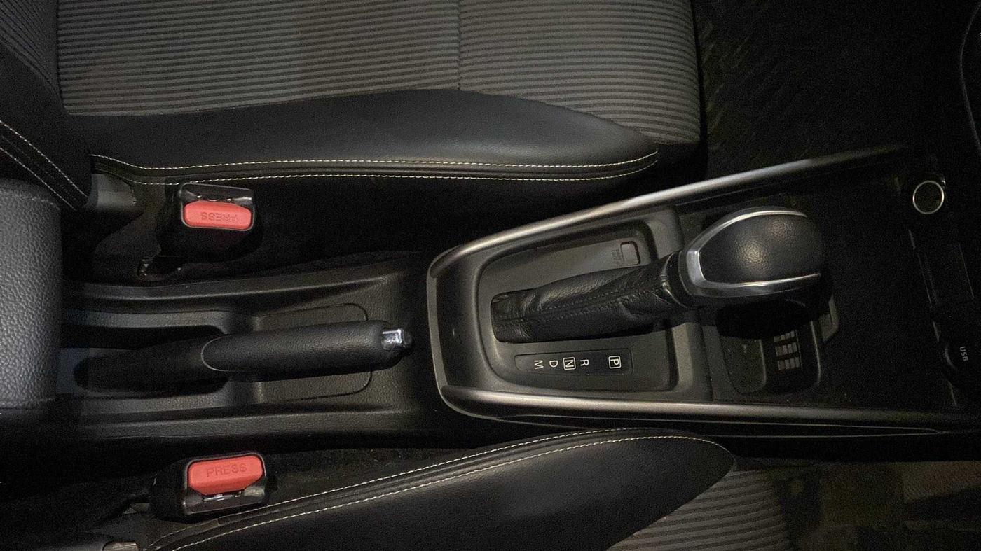 2022 Maruti XL6 ZETA AT, Petrol, Automatic, 31,927 km, Gear Lever