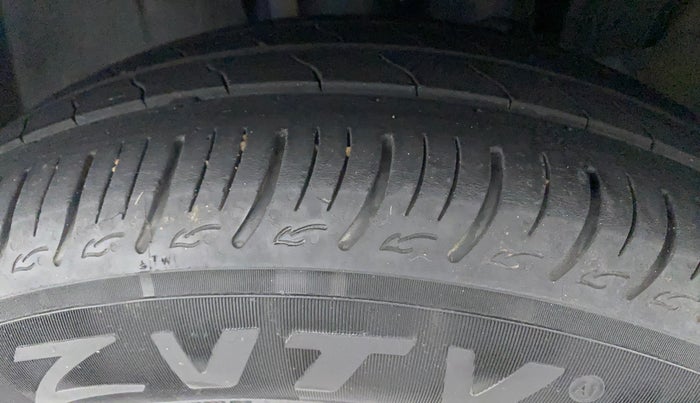 2022 Renault TRIBER RXZ, Petrol, Manual, 28,764 km, Left Front Tyre Tread
