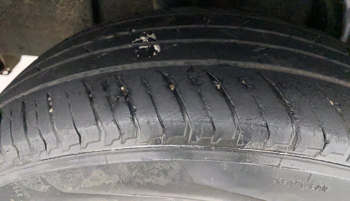 2021 Nissan MAGNITE XE, Petrol, Manual, 74,070 km, Right Rear Tyre Tread