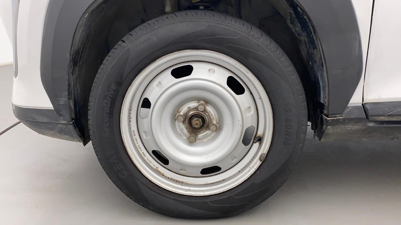 2021 Nissan MAGNITE XE, Petrol, Manual, 74,070 km, Left Front Wheel