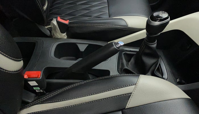 2021 Nissan MAGNITE XE, Petrol, Manual, 74,070 km, Gear Lever