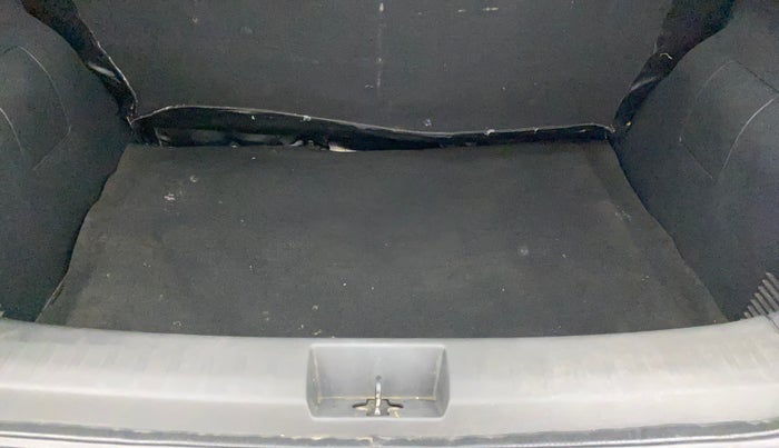 2021 Nissan MAGNITE XE, Petrol, Manual, 74,070 km, Boot Inside