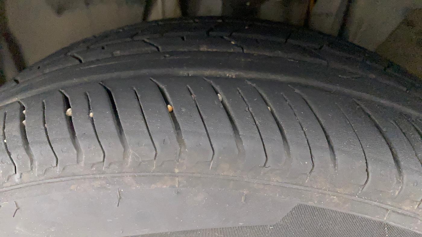 2021 Nissan MAGNITE XE, Petrol, Manual, 74,070 km, Left Front Tyre Tread