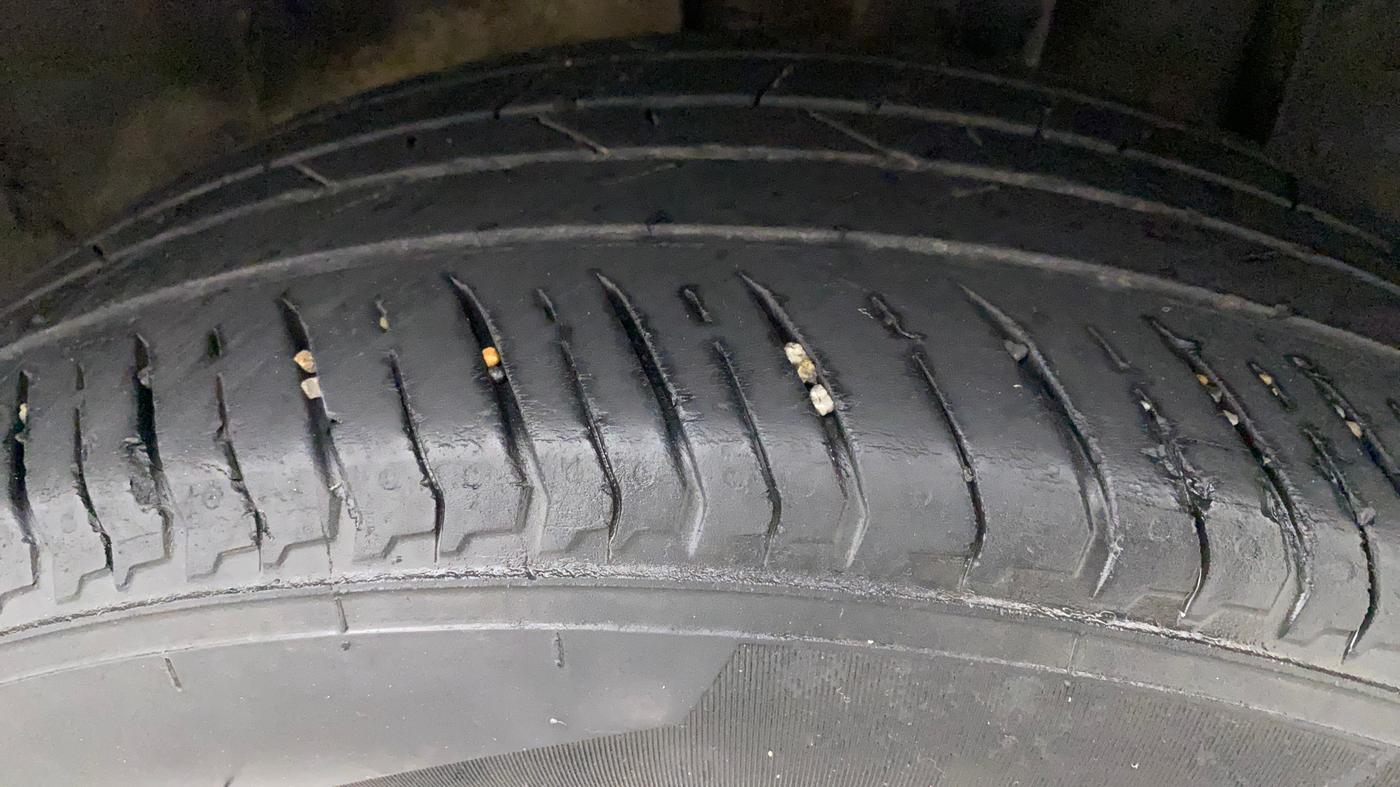 2021 Nissan MAGNITE XE, Petrol, Manual, 74,070 km, Left Rear Tyre Tread