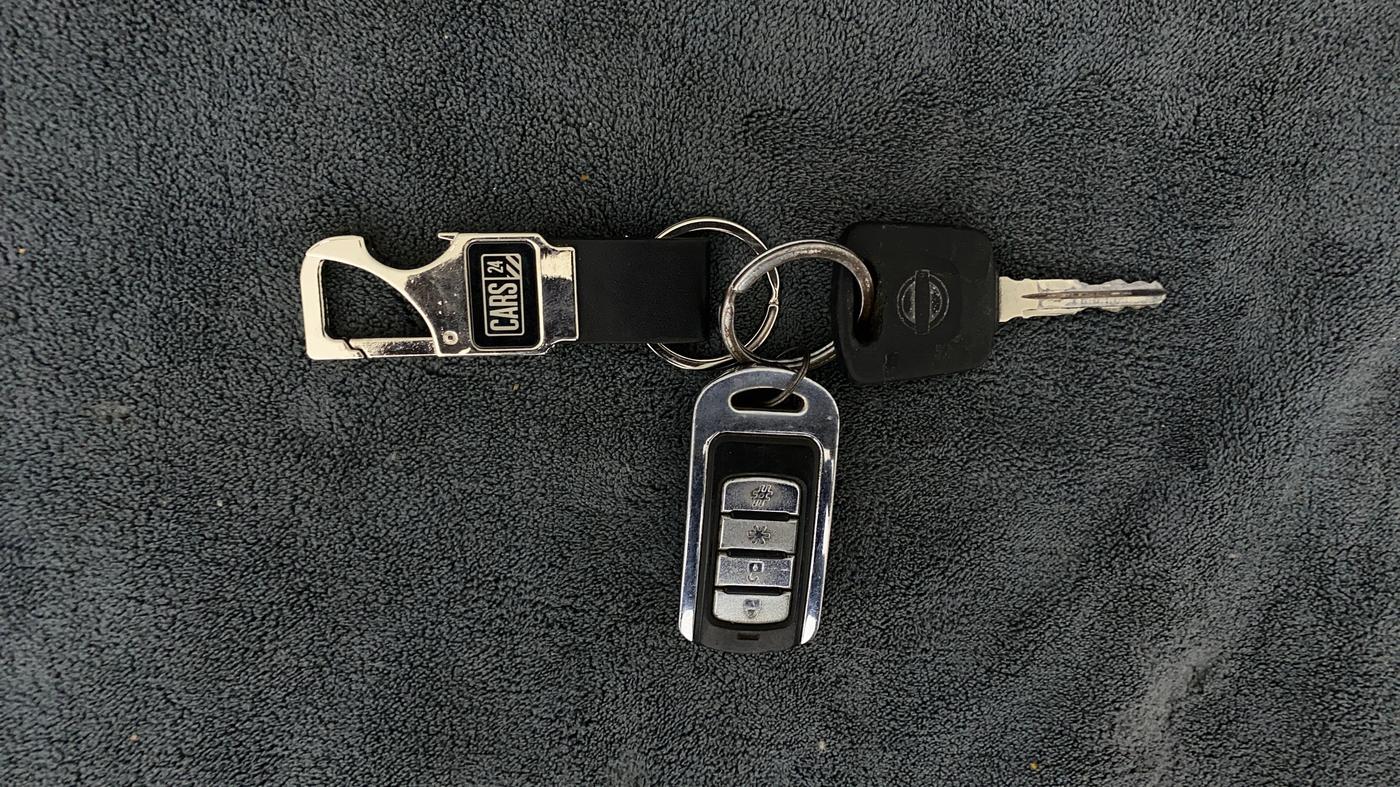 2021 Nissan MAGNITE XE, Petrol, Manual, 74,070 km, Key Close Up