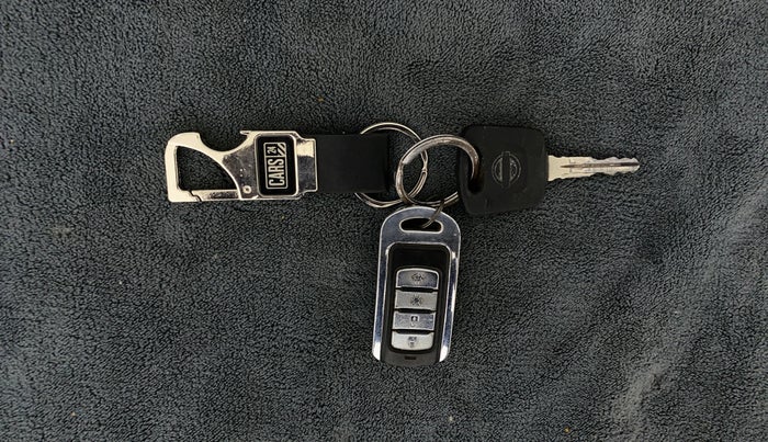2021 Nissan MAGNITE XE, Petrol, Manual, 74,070 km, Key Close Up