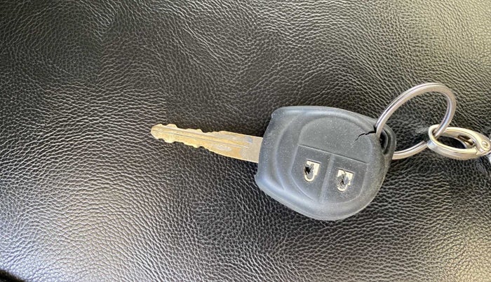 2018 Maruti Swift VDI, Diesel, Manual, 83,800 km, Key Close Up