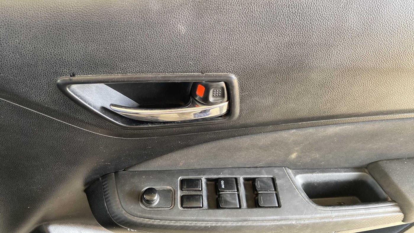 2018 Maruti Swift VDI, Diesel, Manual, 83,800 km, Driver Side Door Panels Control