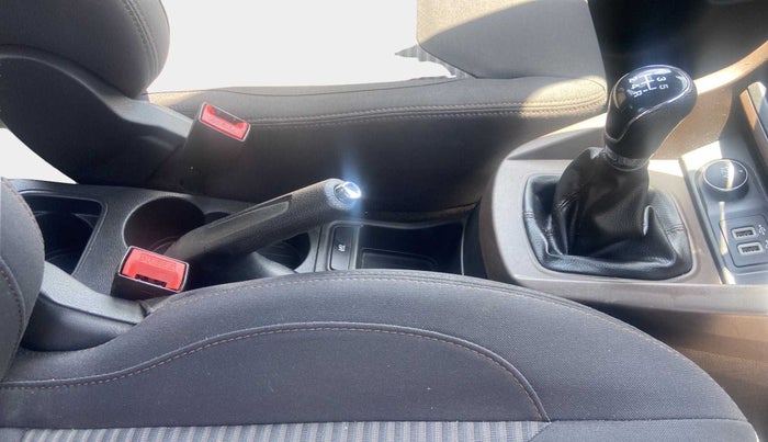 2018 Ford FREESTYLE TITANIUM PLUS 1.2 PETROL, Petrol, Manual, 28,231 km, Gear Lever