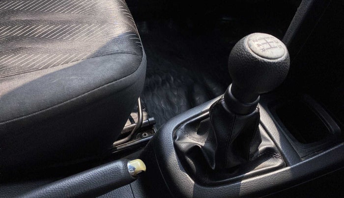 2014 Maruti Swift VXI, Petrol, Manual, 81,068 km, Gear Lever