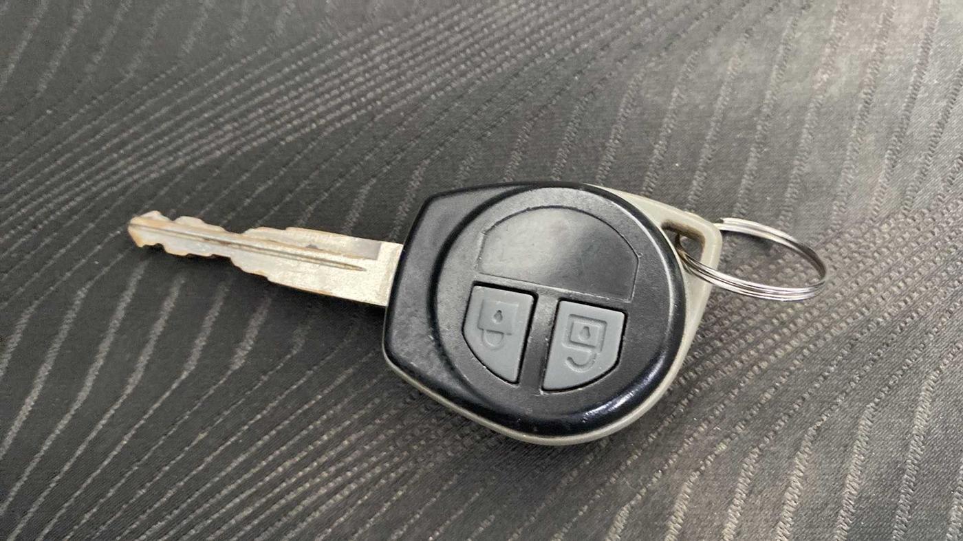 2014 Maruti Swift VXI, Petrol, Manual, 81,068 km, Key Close Up