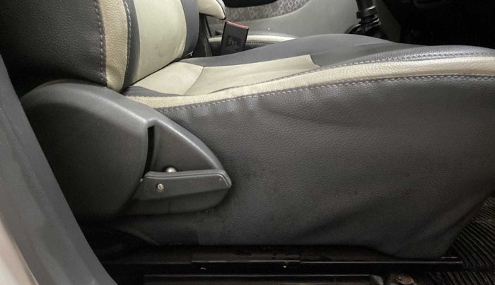 2016 Maruti Alto 800 LXI, Petrol, Manual, 22,731 km, Driver Side Adjustment Panel