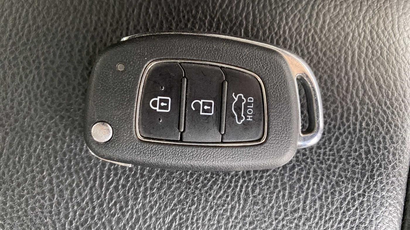 2019 Hyundai GRAND I10 NIOS SPORTZ 1.2 KAPPA VTVT DUAL TONE, Petrol, Manual, 54,839 km, Key Close Up