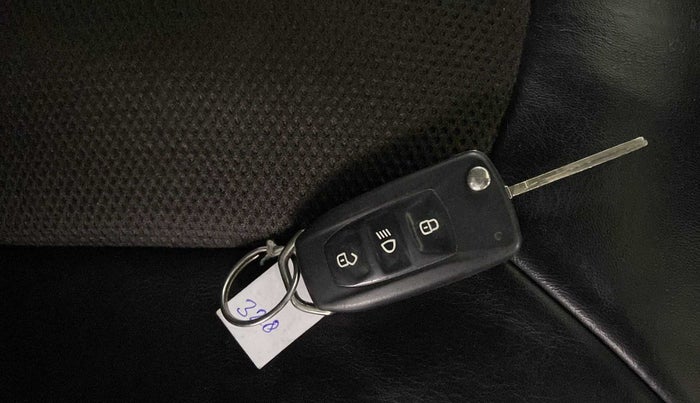 2019 Tata NEXON XZ PETROL, Petrol, Manual, 50,167 km, Key Close Up