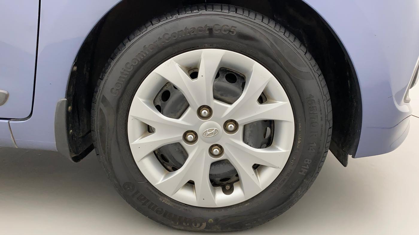 2014 Hyundai Grand i10 SPORTZ 1.2 KAPPA VTVT, Petrol, Manual, 62,513 km, Right Front Wheel