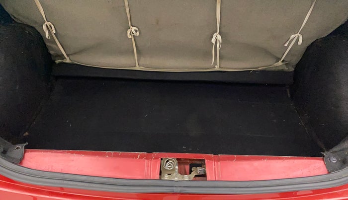 2016 Toyota Etios Liva V, Petrol, Manual, 66,798 km, Boot Inside