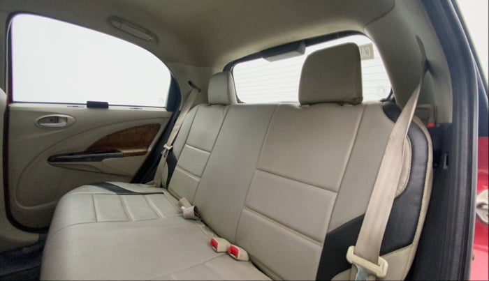 2016 Toyota Etios Liva V, Petrol, Manual, 66,798 km, Right Side Rear Door Cabin