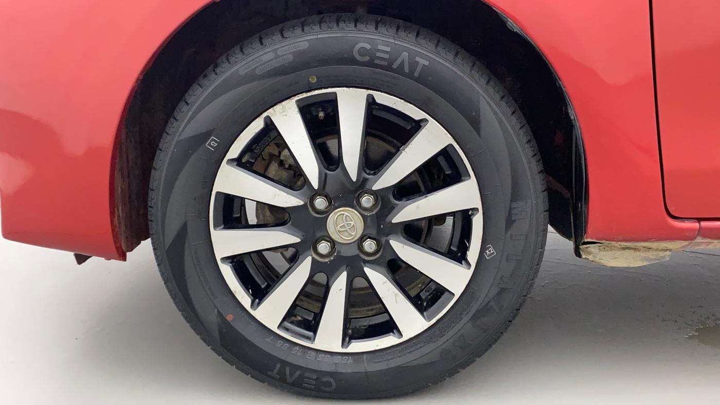 2016 Toyota Etios Liva V, Petrol, Manual, 66,798 km, Left Front Wheel
