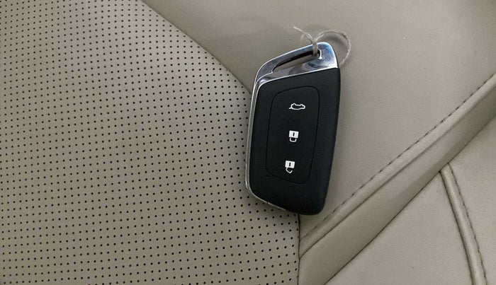 2021 MG HECTOR SHARP 1.5 DCT PETROL, Petrol, Automatic, 29,600 km, Key Close Up