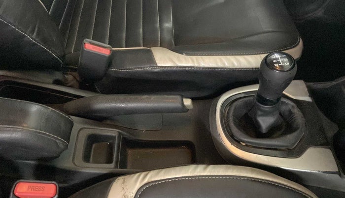 2017 Honda WR-V 1.2L I-VTEC VX MT, CNG, Manual, 65,973 km, Gear Lever